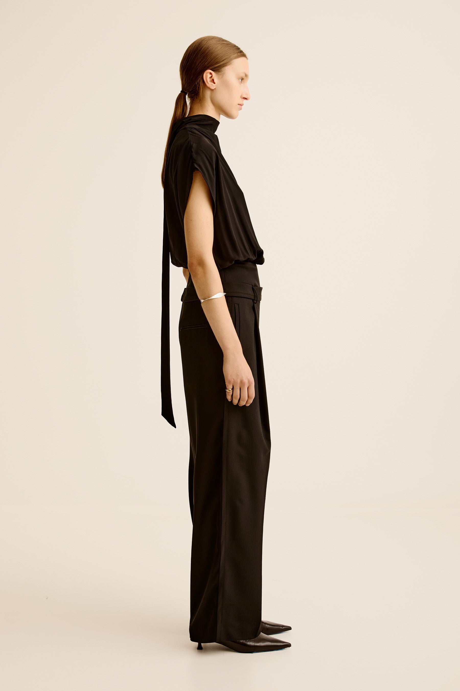 【関税込み】Esse Studios ブラック ギャザー トラウザーズ ESSE-HalterDuoDress-